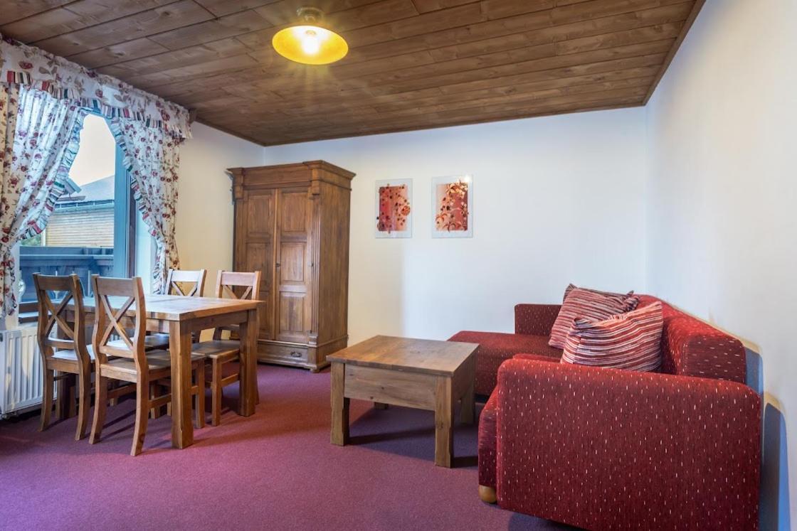 Apartmanovy Dom Vila Maros Pavcina Lehota  Ngoại thất bức ảnh